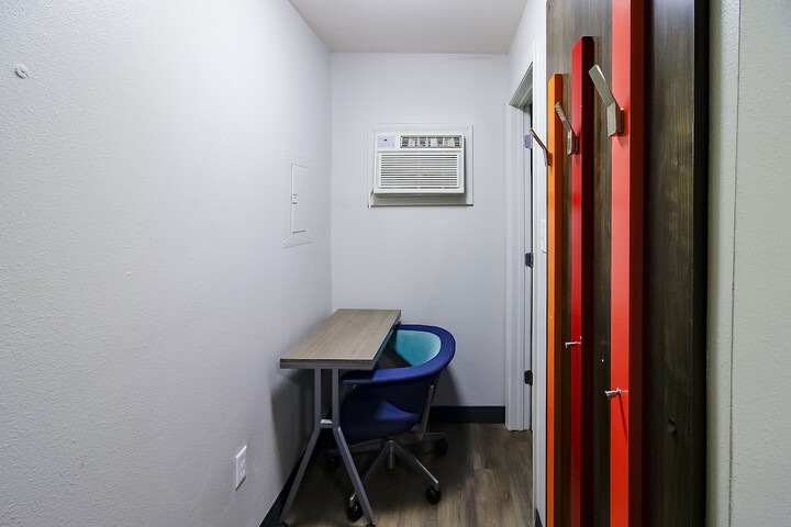 Room 11 of 23