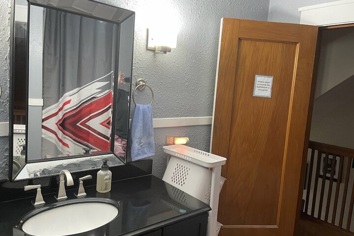 Room 12 of 25