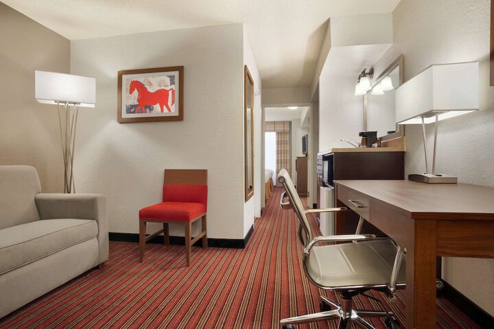 Room 21 of 34