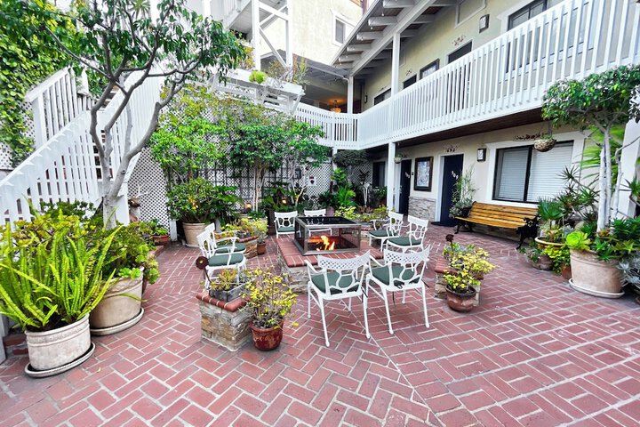 Hotel Exterior 61 of 62