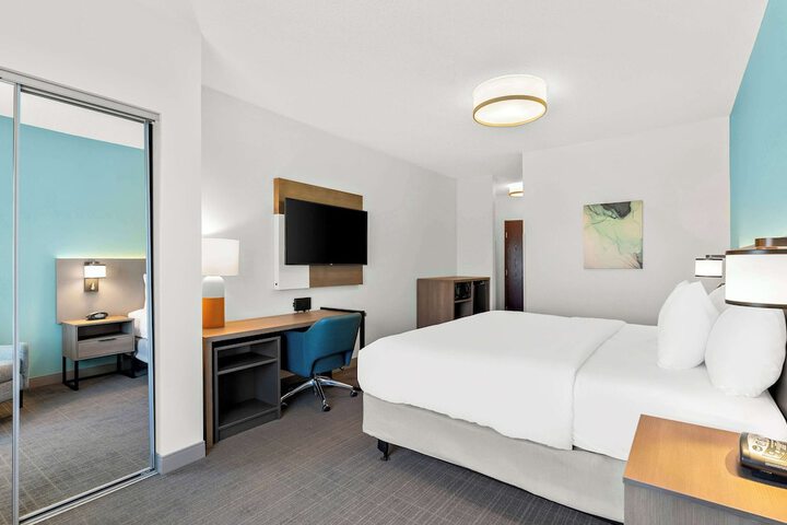Room 28 of 60