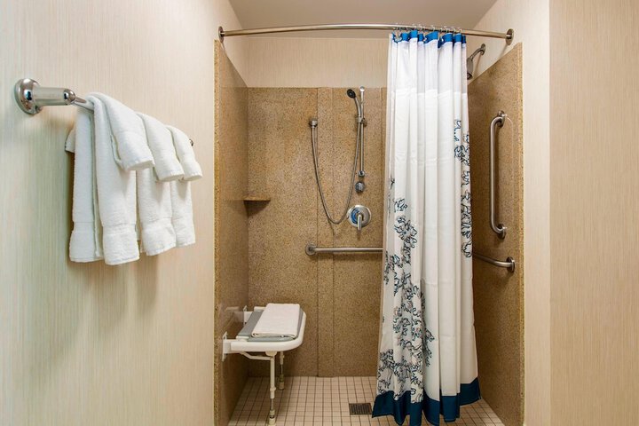 Room 8 of 27