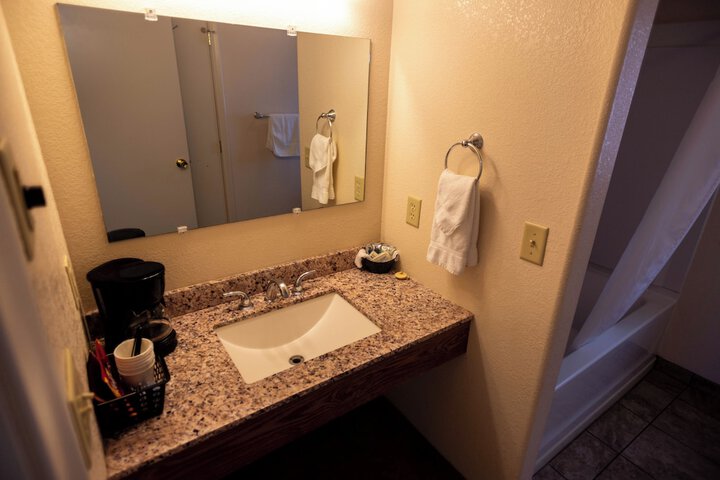 Room 12 of 28