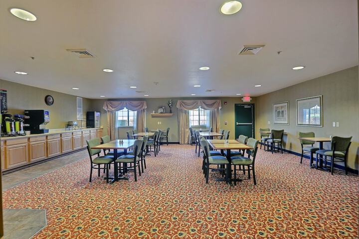 Dining 70 of 81