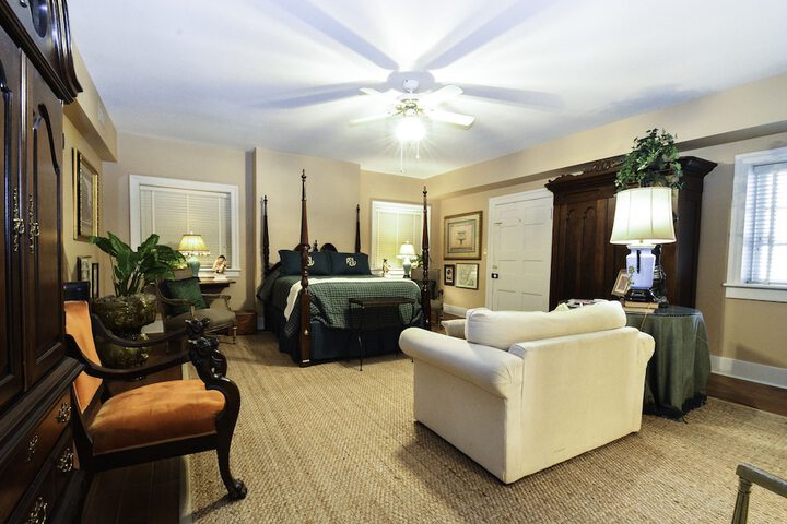 Room 12 of 21