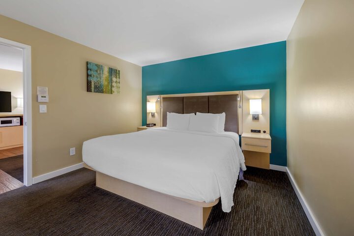 Room 47 of 59