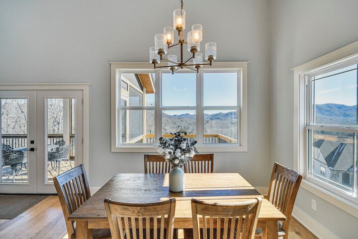 Newly Built Home w / Mtn Views in Black Mountain!
