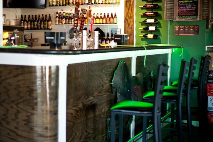 Lounge 46 of 50