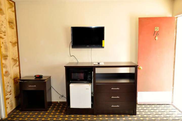 Room 14 of 32