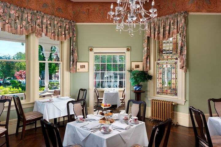 Dining 65 of 84