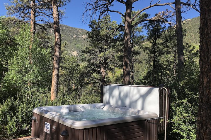 Rocky Mountain Lodge