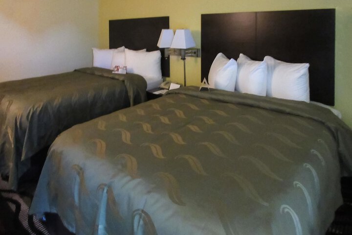 Room 16 of 37