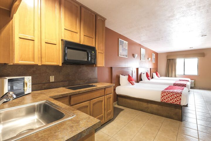 Room 13 of 28