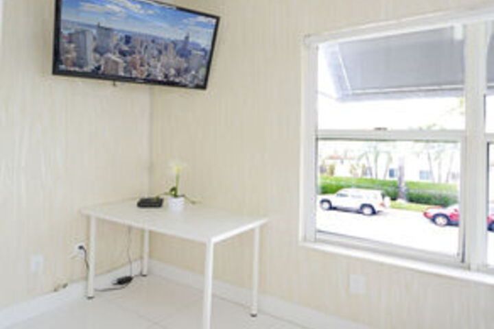 Lincoln Road Apartments