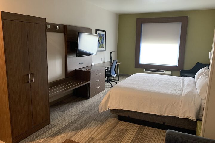 Room 18 of 42