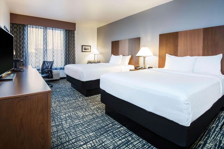 La Quinta Inn & Suites by Wyndham Morgantown