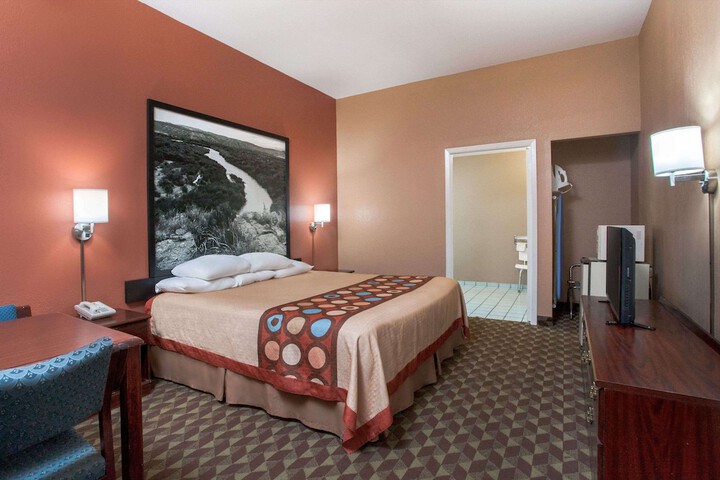 Room 16 of 17