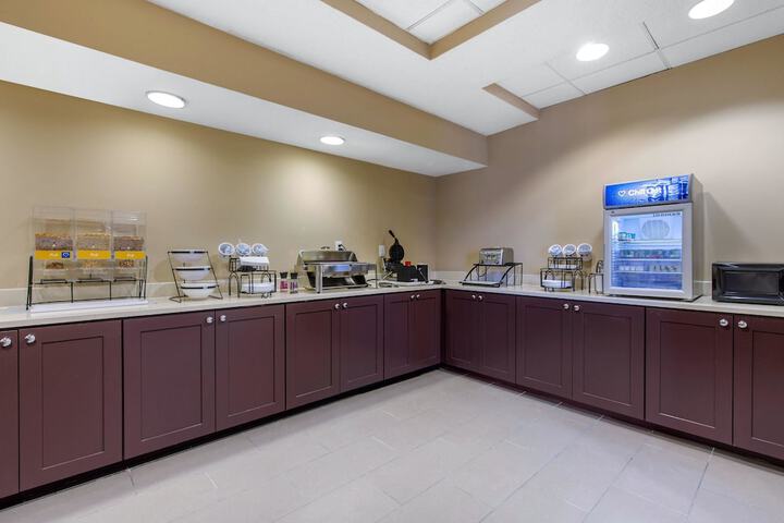 Breakfast/Coffee Service 31 of 37