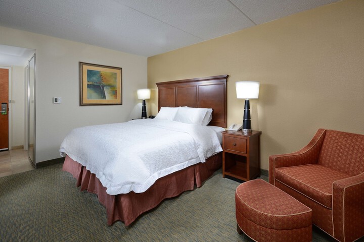 Room 25 of 39