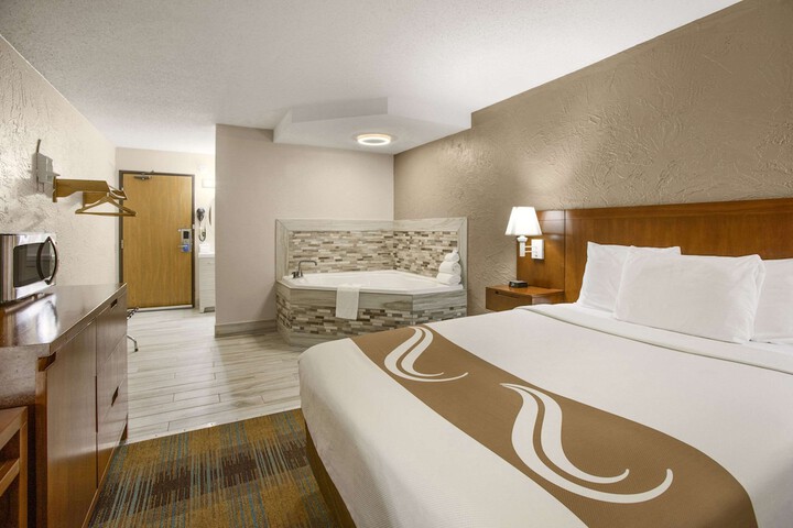 Room 12 of 32