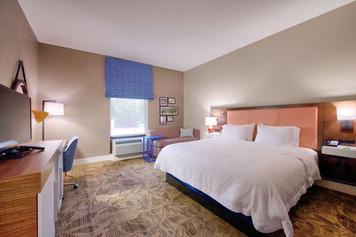 Room 8 of 16