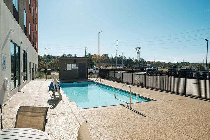 Pool 10 of 70