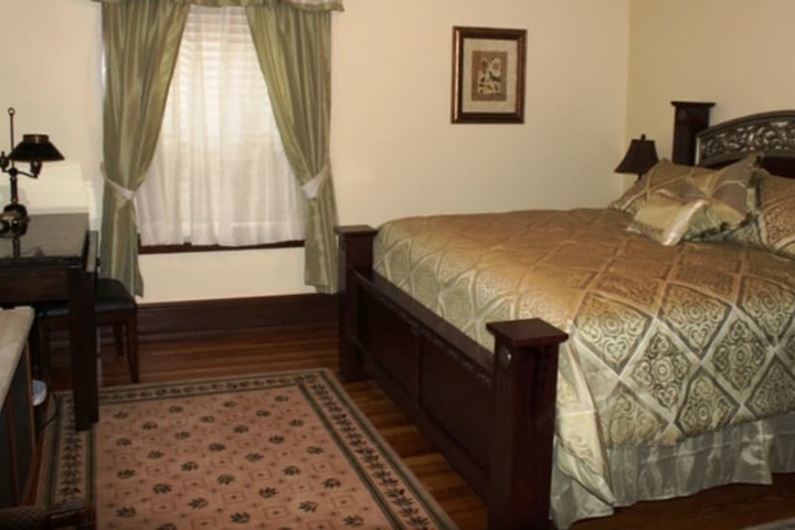Walton Manor Inn Bed & Breakfast