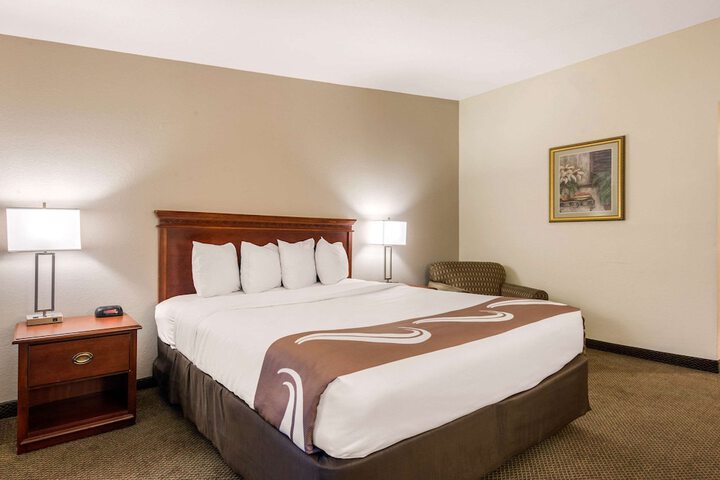 Room 10 of 40