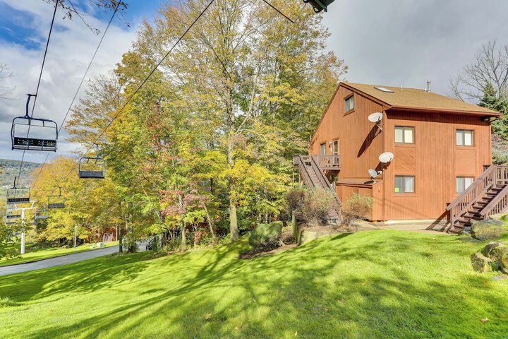 Vernon Township Condo w / Balcony Near Ski Lifts!