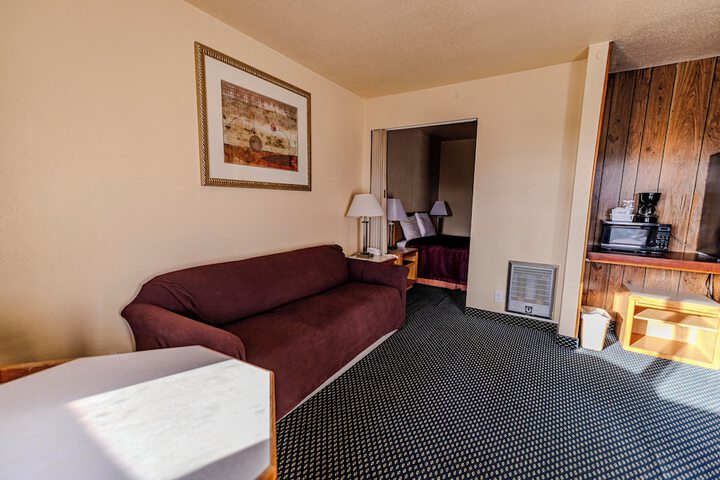 Four Winds Motel
