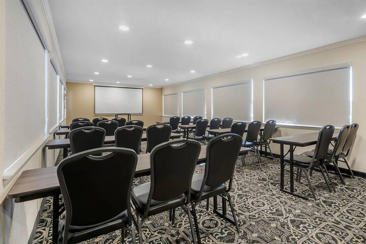 Best Western Plus Inn of Hayward