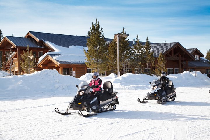 Headwaters Lodge & Cabins at Flagg Ranch
