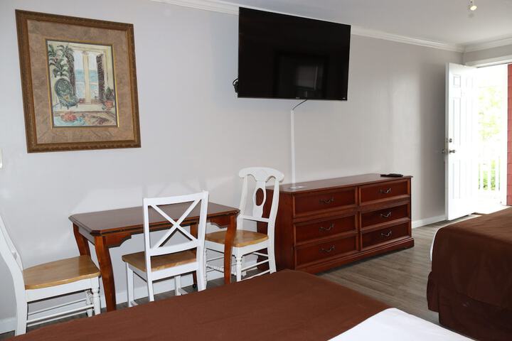 Room 50 of 83