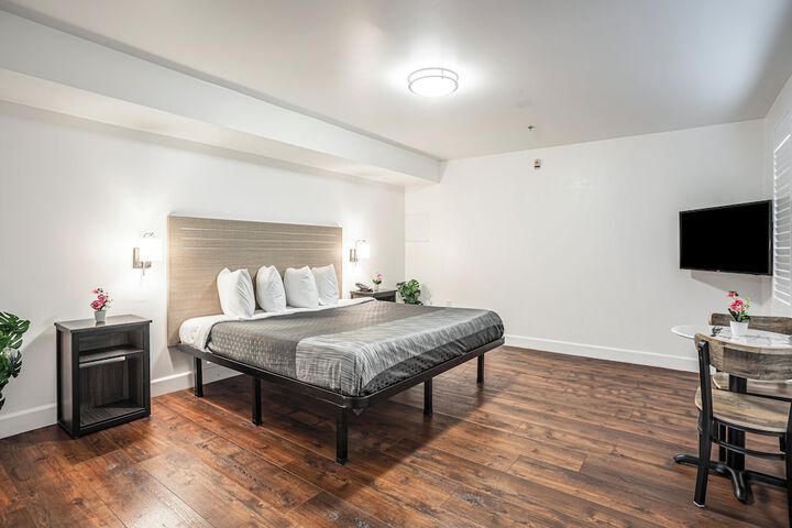 Room 15 of 42