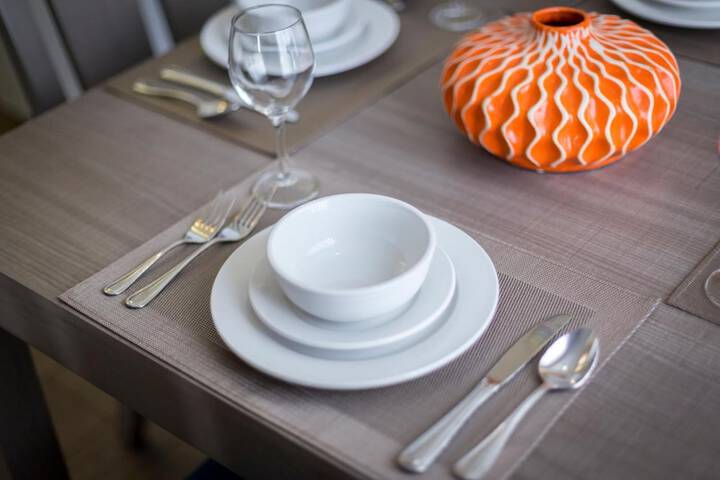 Dining 33 of 46