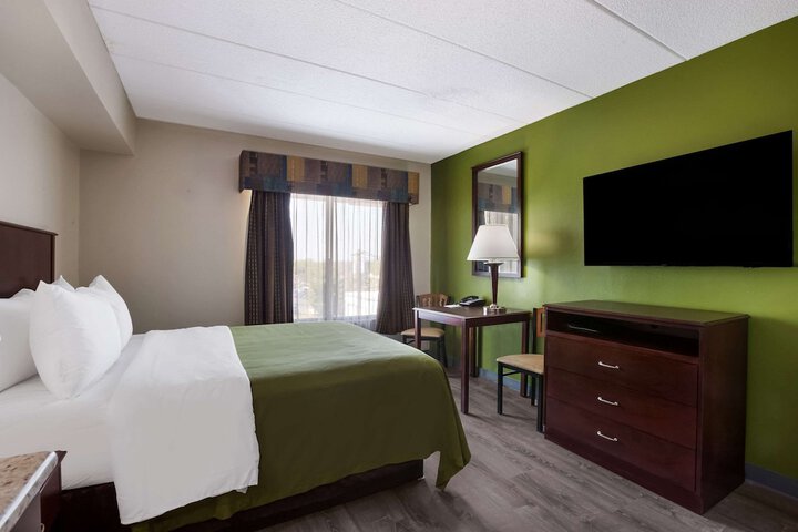 Room 21 of 36