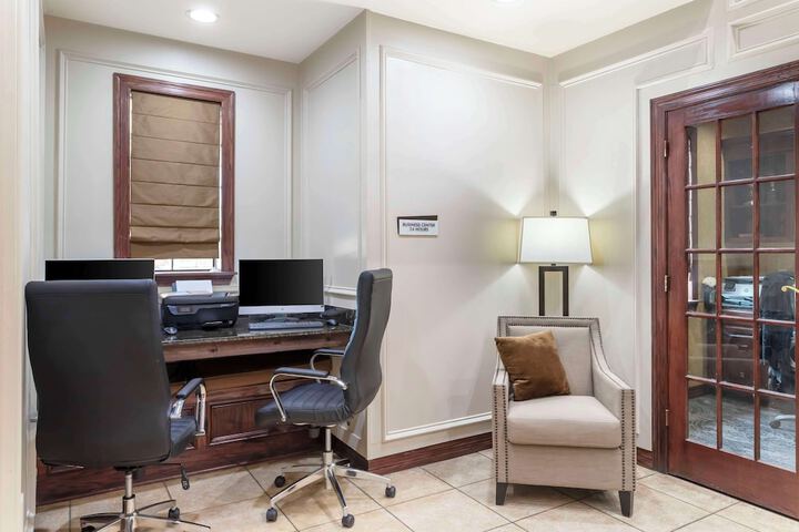 Business Center 35 of 35