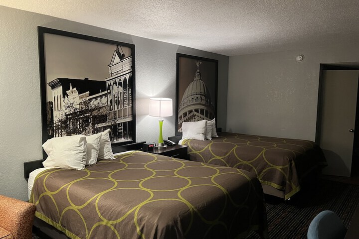Room 25 of 31