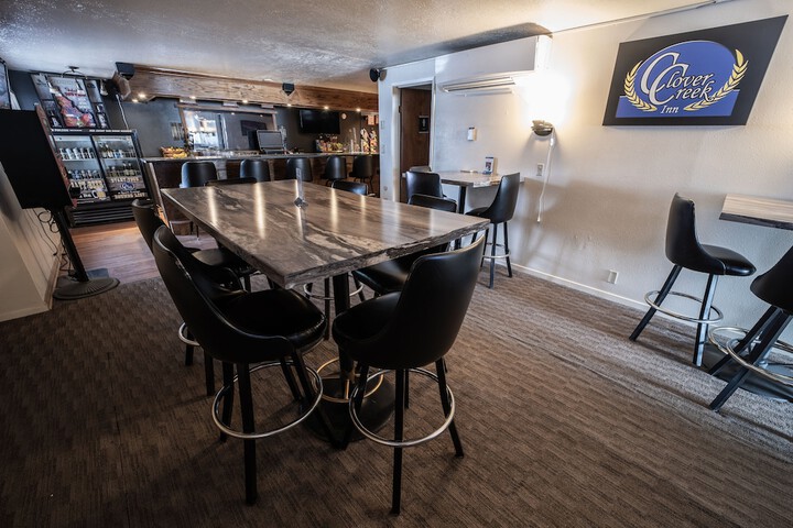 Lounge 29 of 30