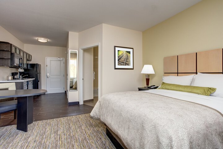 Candlewood Suites Cut Off by IHG