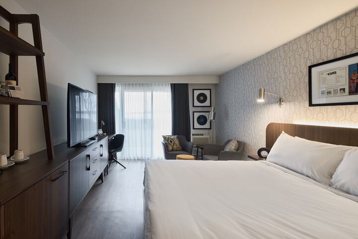 Room 30 of 40