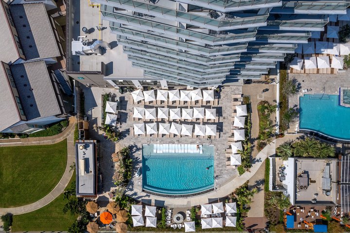 Hotel 3 of 136