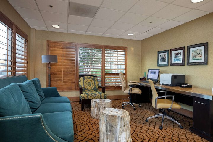 Business Center 41 of 41
