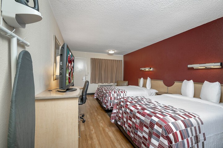 Red Roof Inn Detroit - Roseville / St. Clair Shores