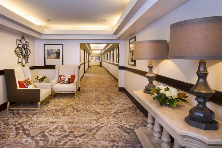 Ballroom/Hall 271 of 302