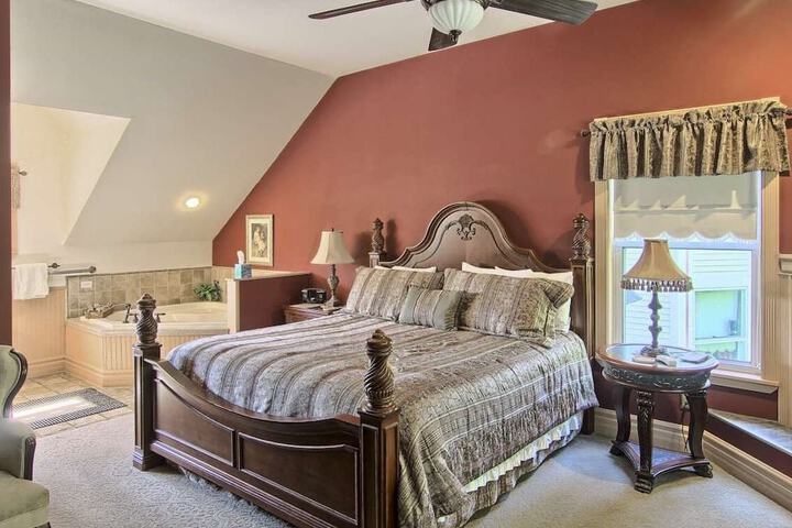 Grand Victorian B & B Inn