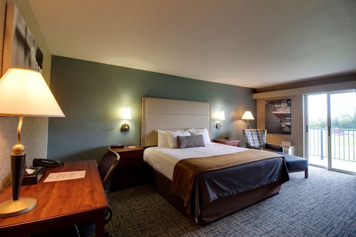 Room 12 of 80