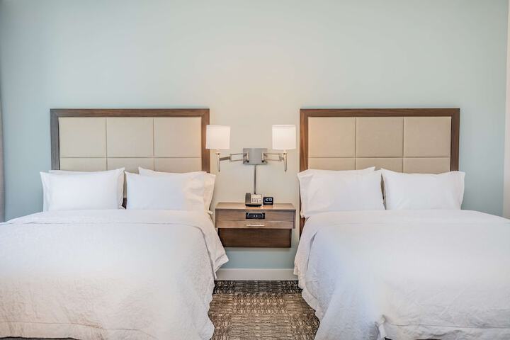 Hampton Inn & Suites Panama City Beach-Beachfront