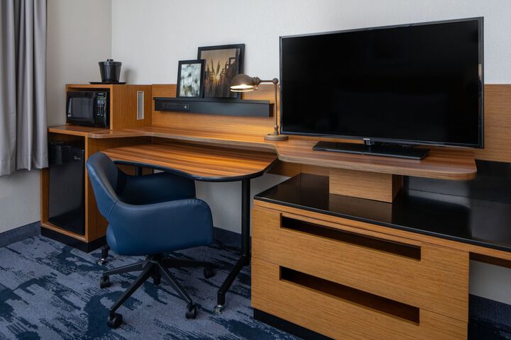 Fairfield Inn & Suites by Marriott Ft. Myers / Cape Coral
