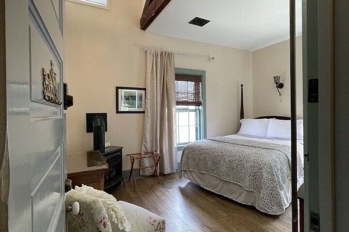 Room 26 of 39